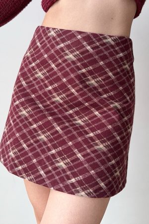 Cute Everyday Outfits, Outfit Inspo Casual Preppy Burgundy Plaid Mini Skirt