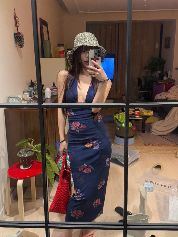Deep V Backless Bodycon Halter Dress - Current MOXIæ¸¯é£Žç¾Žäºº Long Beach Vacation Dress for Sexy 90s Y2K Style