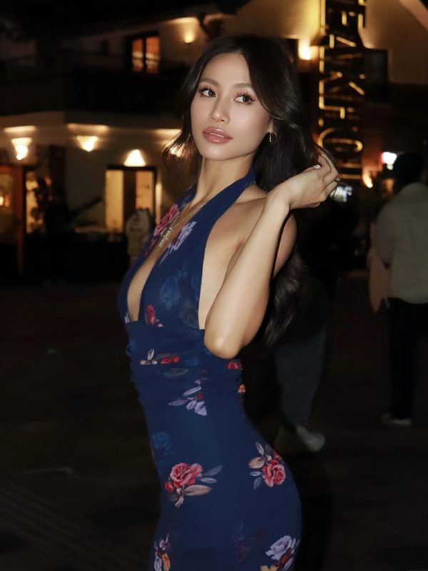 Deep V Backless Bodycon Halter Dress - Current MOXIæ¸¯é£Žç¾Žäºº Long Beach Vacation Dress for Sexy 90s Y2K Style