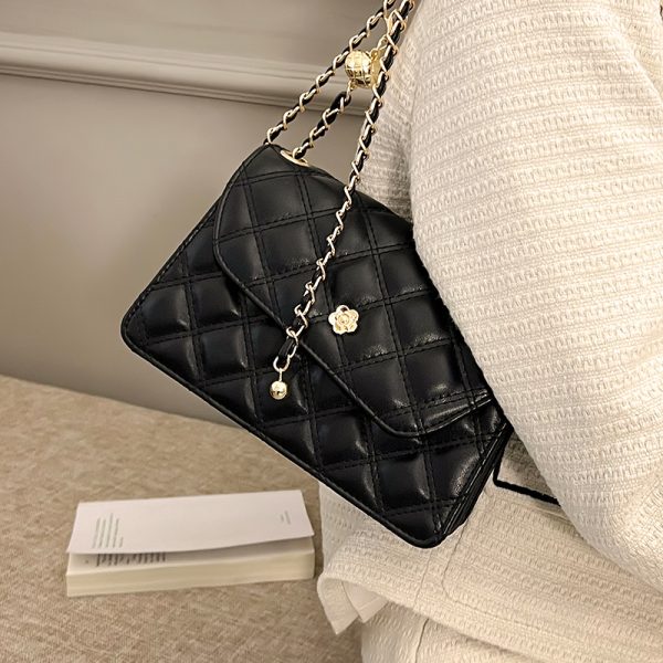 Diamond-Patterned Shoulder Bag for Women - Sweet Fashionable Underarm Crossbody Chain Bag, Elegant Style for Any Occasion