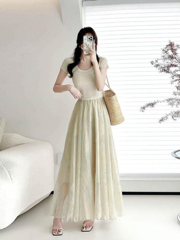 Dreamy High-Waisted Soft Smoke Chiffon Maxi Skirt - Light and Hazy Luster, Flowing Eight-Meter Swing Style for Spring and Summer