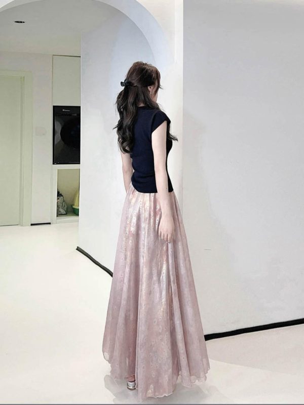 Dreamy High-Waisted Soft Smoke Chiffon Maxi Skirt - Light and Hazy Luster, Flowing Eight-Meter Swing Style for Spring and Summer