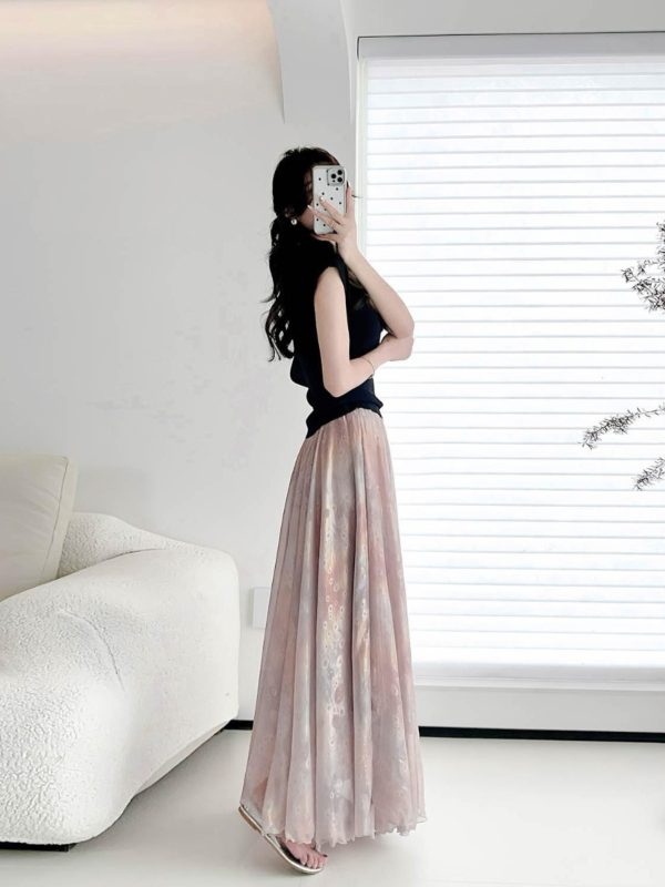 Dreamy High-Waisted Soft Smoke Chiffon Maxi Skirt - Light and Hazy Luster, Flowing Eight-Meter Swing Style for Spring and Summer