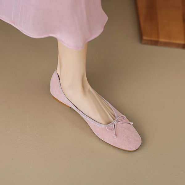 Elegant Caramel-Colored Lambskin Bow Flat Shoes for Women - Timeless Design, Shallow Mouth, Perfect for Everyday Wear