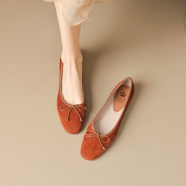 Elegant Caramel-Colored Lambskin Bow Flat Shoes for Women - Timeless Design, Shallow Mouth, Perfect for Everyday Wear