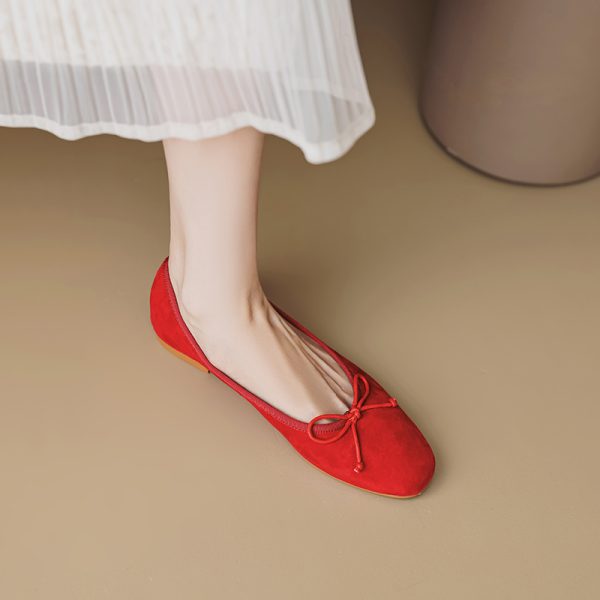 Elegant Caramel-Colored Lambskin Bow Flat Shoes for Women - Timeless Design, Shallow Mouth, Perfect for Everyday Wear