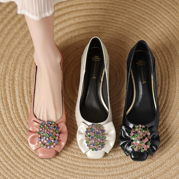 Elegant Rhinestone Bow Square-Toed Leather Shoes for Women - Fashionable Versatile Italian Style