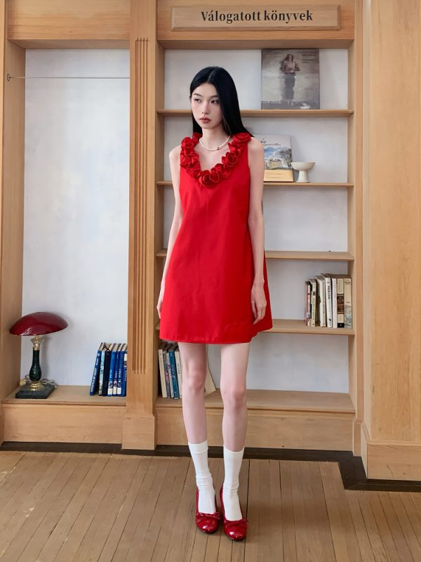 Elegant Slim Fit Sleeveless French Knot Rose Dress - Summer Short Skirt Tank Style for a Chic 90s Look