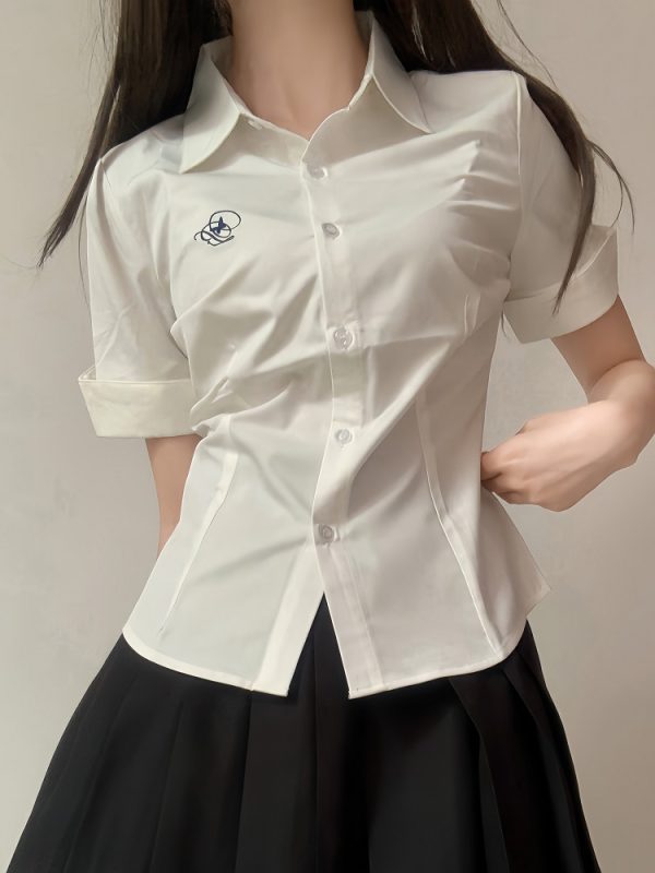 Embroidered College Style Short Sleeve Shirt - Slim Fit, Waist-Defining, Versatile White and Blue Top for Summer