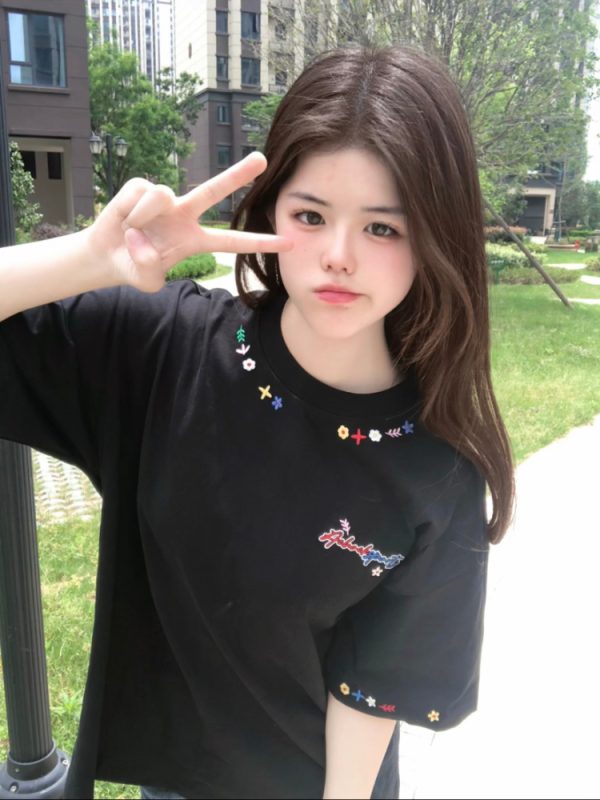 Embroidered Floral Letter Heavyweight Short Sleeve T-Shirt for Women - Summer 2025 Trendy Couple's Top, Unique and Stylish