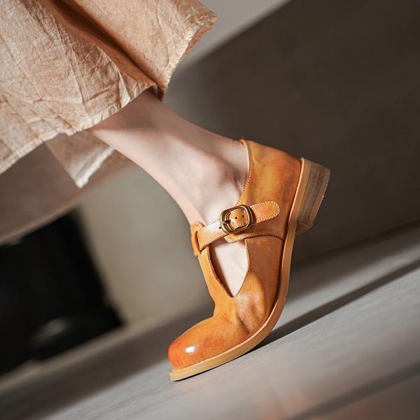 Exquisite Genuine Leather Round-Toe Flat Shoes in Washed Horse Leather - Italian Style Classic Footwear for Effortless Elegance
