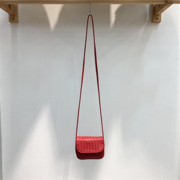 Exquisite Mini Woven Bag - Cute Fashionable Crossbody Coin Purse & Card Holder - Chic Square Design for Niche Style Lovers