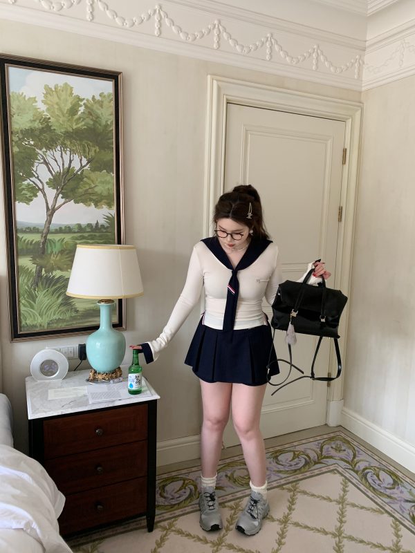 Fitted T-Shirt with Detachable Navy Collar Vest - Tokyo Style Senior Sister Top for a Chic, Slightly Chubby Fit