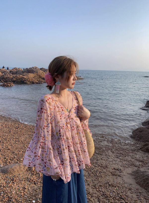 Floral Long Sleeve Chiffon Shirt for Women - Vintage 90s Style Loose Bell Sleeve Sun Protection Top