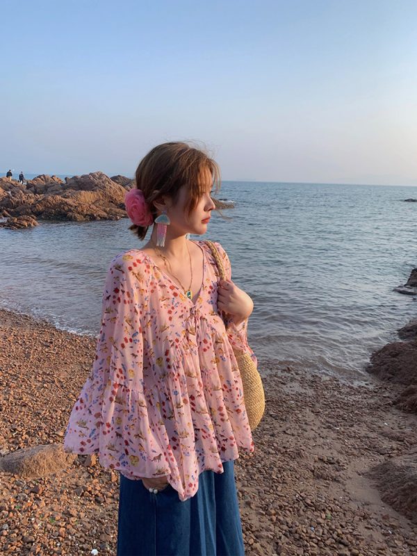 Floral Long Sleeve Chiffon Shirt for Women - Vintage 90s Style Loose Bell Sleeve Sun Protection Top