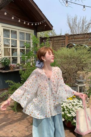 Floral Long Sleeve Chiffon Shirt for Women - Vintage 90s Style Loose Bell Sleeve Sun Protection Top