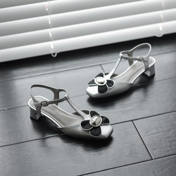Floral Mid-Heel Closed-Toe Sandals for Women in Gold and Silver - Trendy Summer Footwear with Genuine Leather Design