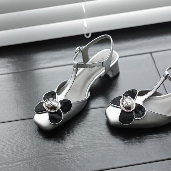 Floral Mid-Heel Closed-Toe Sandals for Women in Gold and Silver - Trendy Summer Footwear with Genuine Leather Design
