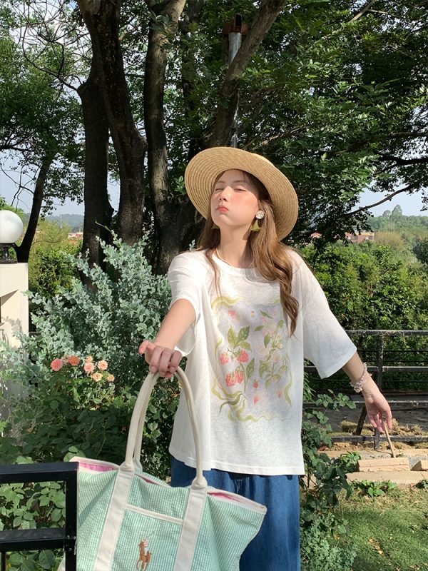 Flower Wish Berry Print White Linen Bamboo Short Sleeve T-Shirt for Women - Summer Loose Fit Vintage Style Top
