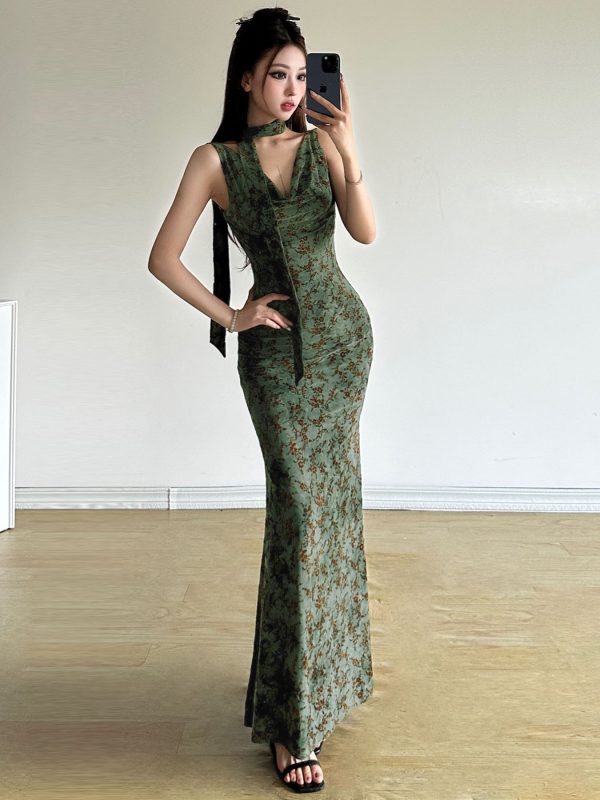 Flowing Collar Fishtail Long Dress for Women in Green Pine - Body-Hugging Chinese Style with Ancient Rhyme Design