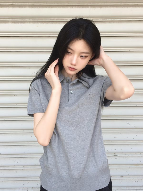 Gray Knitted Short-Sleeve Women's Polo T-Shirt - College Style Slim Fit Summer Top for Versatile Casual Looks