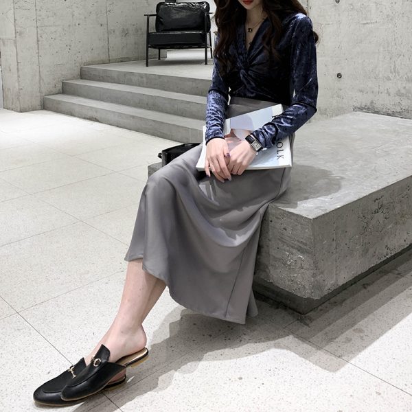 Gray Satin Sheen Diagonal-Cut Fishtail Skirt - Women's Bodycon Mid-Length for Spring/Summer 2025 Fashion