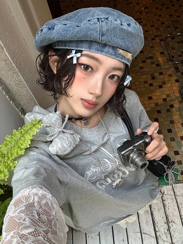 Gray Short Sleeve Women's Summer Lace Spliced Round Neck T-Shirt - Loose Casual Top for a Relaxed, Effortless Look