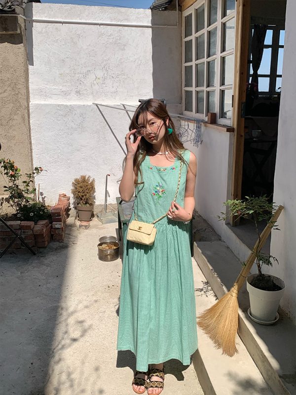 Green Apple Berry Plaid Embroidered Vest Dress for Women - Summer Loose A-Line High Waist Flared Long Skirt, Vintage Style