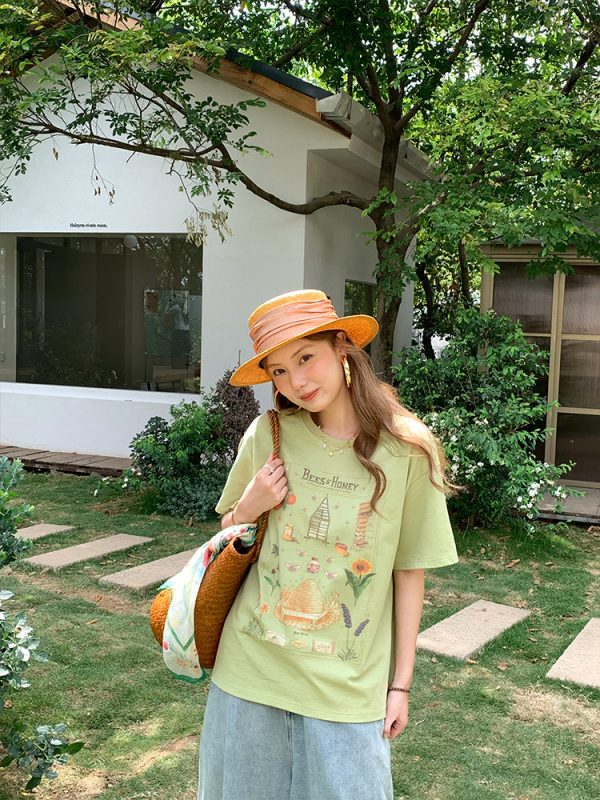 Green Retro Printed Short Sleeve T-Shirt for Women - Vintage Style Loose Drop Shoulder Top for Summer, 90s Inspired