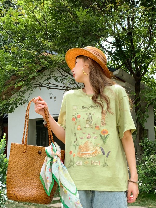 Green Retro Printed Short Sleeve T-Shirt for Women - Vintage Style Loose Drop Shoulder Top for Summer, 90s Inspired