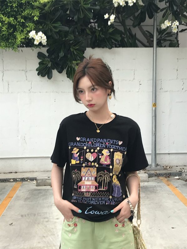 Green Short Sleeve Vintage T-Shirt for Women with Japanese Retro Girl Print, Loose Fit Pure Cotton Summer Top