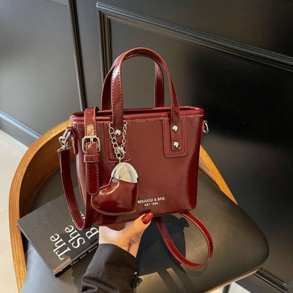 High-End Heart-Shaped Handbag for Women - Fashionable Tote Bucket Bag, 2025 New Style, Vegetable Basket Shoulder Crossbody Bag