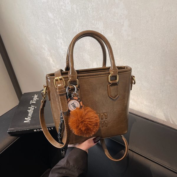 High-End Letter Design Water Bucket Tote Bag for Women - Niche Shoulder Crossbody Bag, 2025 Vegetable Basket Style