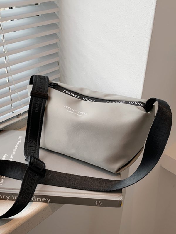 High-End Lightweight Nylon Crossbody Bag for Women - Portable Commuting Travel Style with Wide Strap