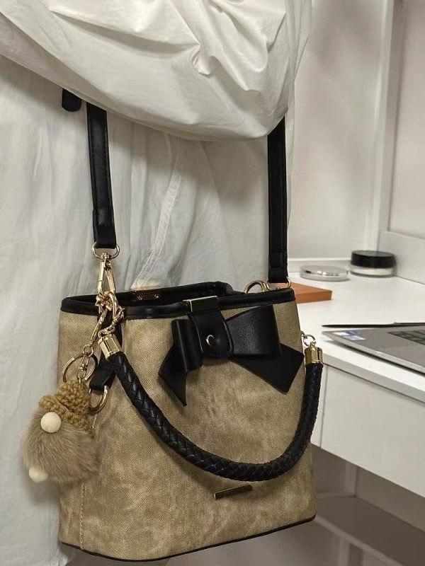 High-End Retro Artistic Bucket Bag for Women - Casual Versatile Shoulder Crossbody Bag for Autumn Winter 2024