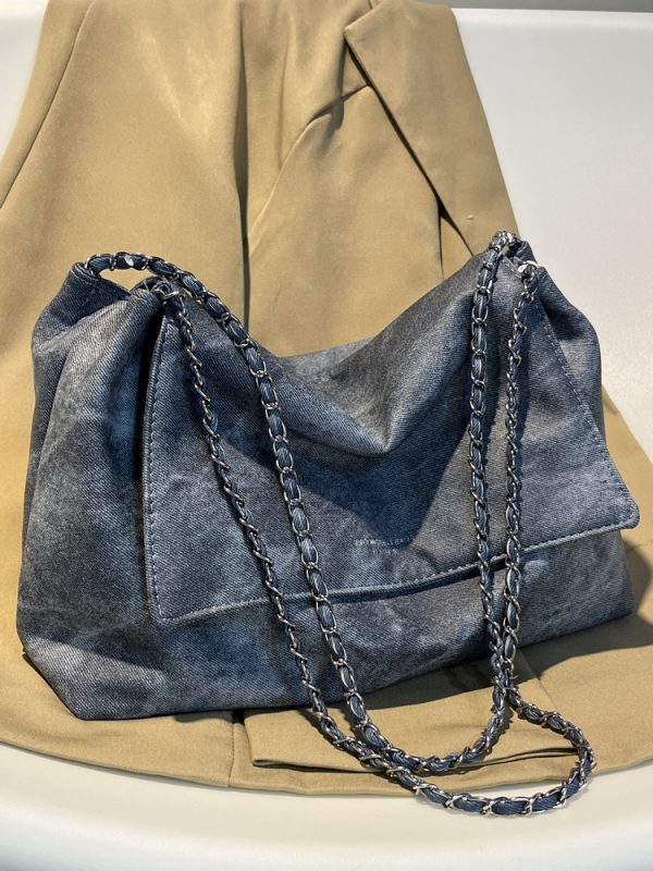 High-End Textured Chain Tote Bag for Women - Versatile Large-Capacity Shoulder Bag for Classes & Fashionable Commuting, 2025