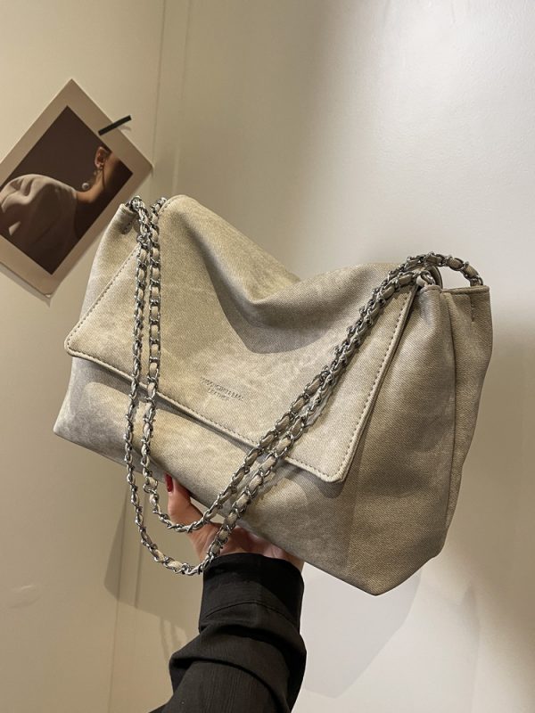 High-End Textured Chain Tote Bag for Women - Versatile Large-Capacity Shoulder Bag for Classes & Fashionable Commuting, 2025