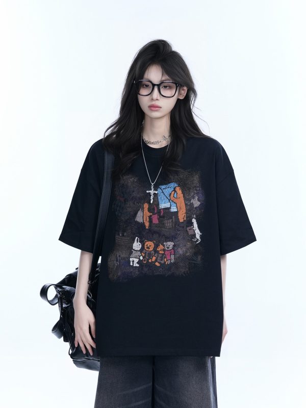 High Street Graffiti Short-Sleeve T-Shirt for Women - Casual Loose-Fit Summer Tee with Sit and Eat Graphic, Trendy Urban Style