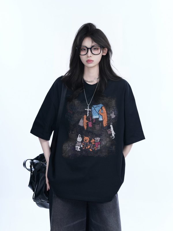 High Street Graffiti Short-Sleeve T-Shirt for Women - Casual Loose-Fit Summer Tee with Sit and Eat Graphic, Trendy Urban Style