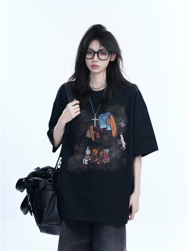 High Street Graffiti Short-Sleeve T-Shirt for Women - Casual Loose-Fit Summer Tee with Sit and Eat Graphic, Trendy Urban Style
