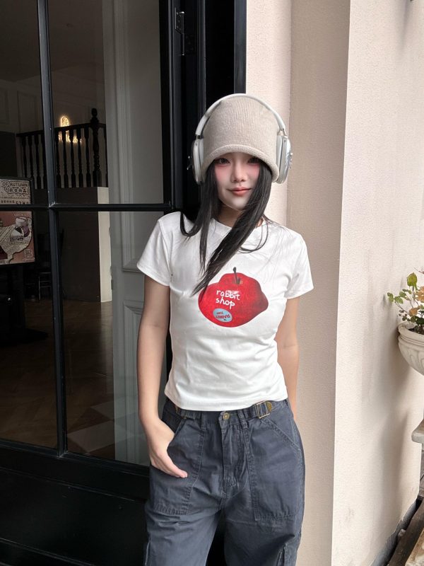 High-Stretch Slim Fit Short-Sleeve T-Shirt for Women with Fun Apple Print - Korean Style Cotton Top