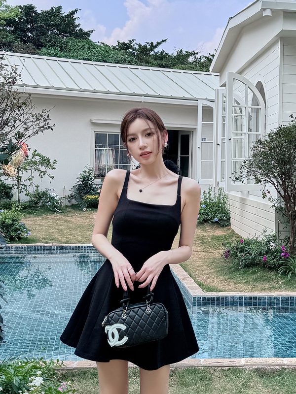 High Waist A-Line Short Skirt for Tall Women - Elegant Spring Summer Dress with Square Neck and Spaghetti Straps, Slimming Fit