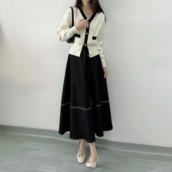 High-Waisted Color-Blocked A-Line Denim Skirt with Zipper - Flattering Flared Design for Spring and Summer 2025