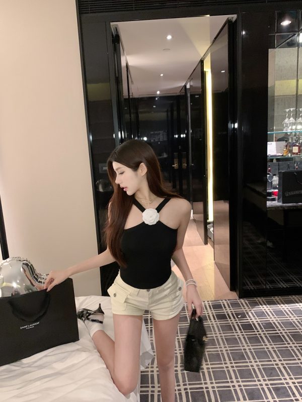 High-Waisted Denim Shorts for Women in Milk White - Slimming Hot Girl Style, Pure Desire, Trendy Summer Fashion