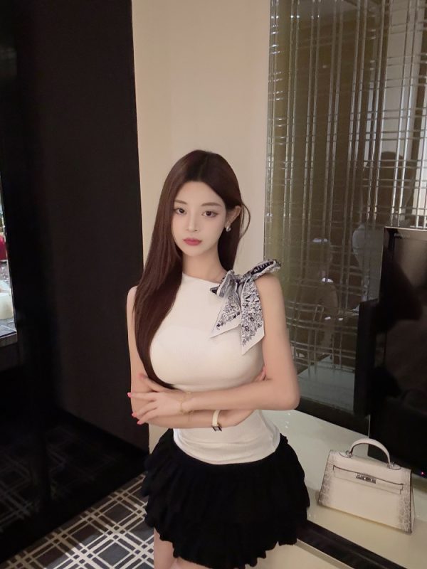High-Waisted Pleated Short Skirt for Women - Slimming White Cake Skirt, Y2K Internet Celebrity Style