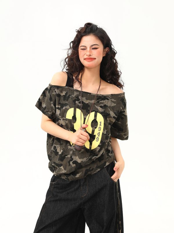 Hot Girl Off-Shoulder Camouflage Letter T-Shirt for Women, Slim-Fit Short Crop Top, Trendy Summer Drawstring Style