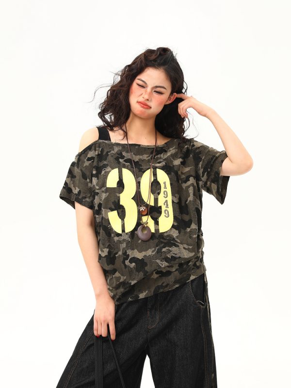 Hot Girl Off-Shoulder Camouflage Letter T-Shirt for Women, Slim-Fit Short Crop Top, Trendy Summer Drawstring Style