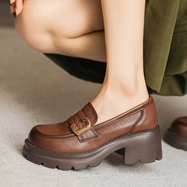 Italian-Style Soft-Soled Shoes with Metal Details â€“ Comfortable Leather Footwear for All-Day Wear