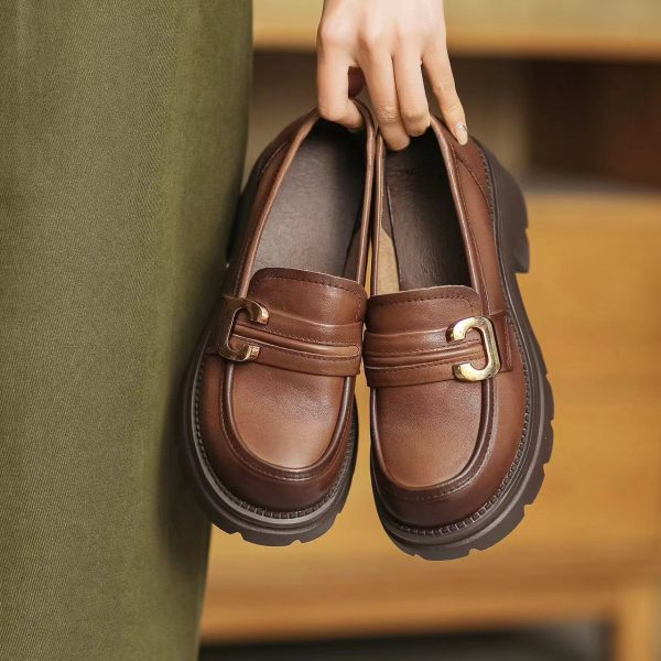 Italian-Style Soft-Soled Shoes with Metal Details â€“ Comfortable Leather Footwear for All-Day Wear