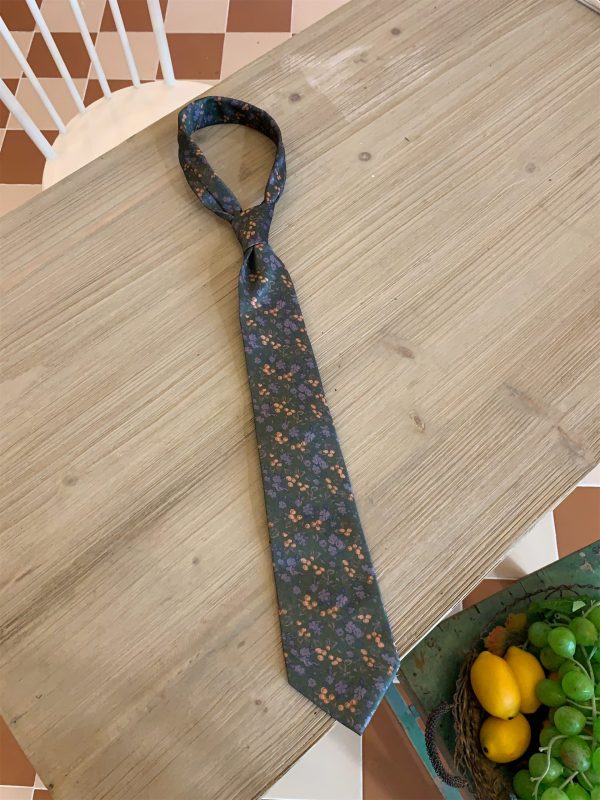 Japanese Retro Wide Bow Tie with Trendy Cartoon Print - Handmade Vintage Casual Korean Style Accessory